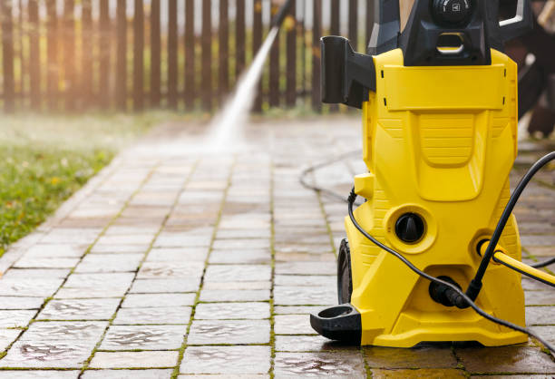 Best Pool Deck Cleaning  in Woodville, FL